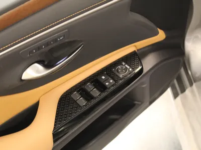 2025 لكزس إي إس 350