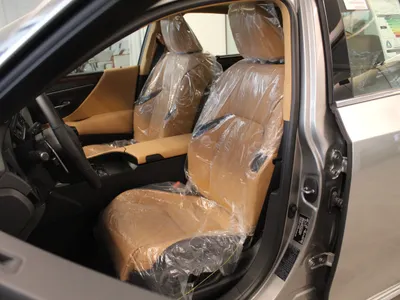 2025 لكزس إي إس 350