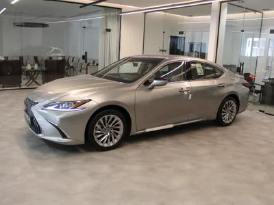 2025 لكزس إي إس 350