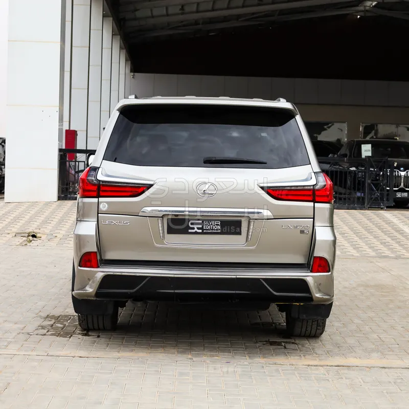 2018 لكزس إل إكس 570 اس