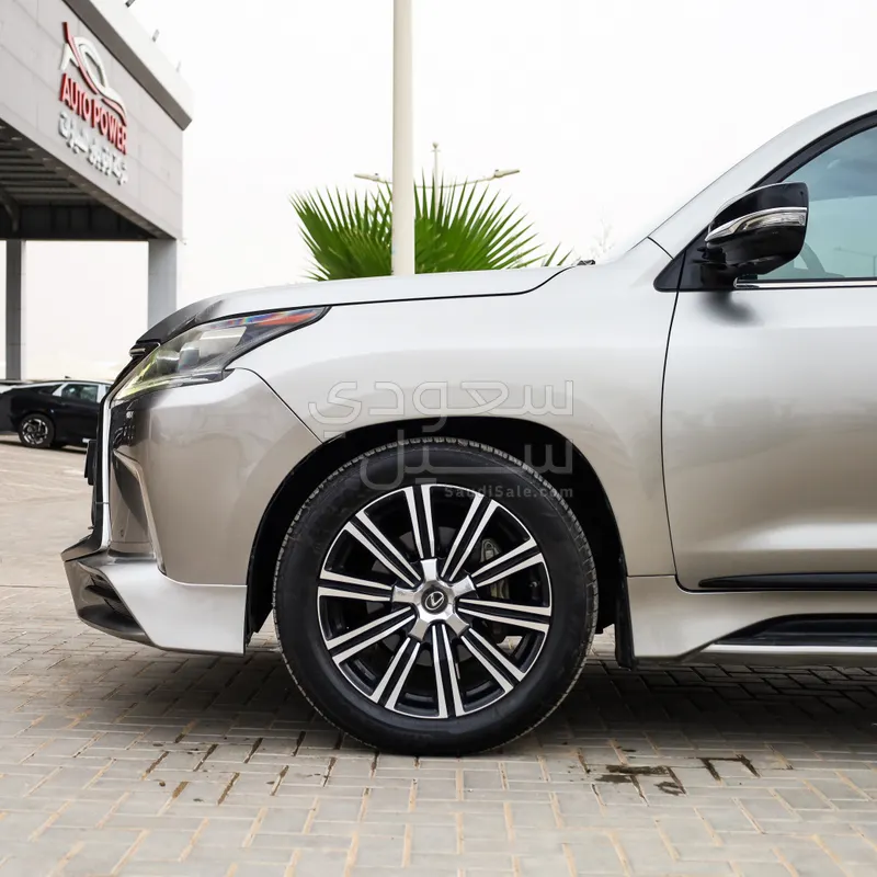 2018 لكزس إل إكس 570 اس