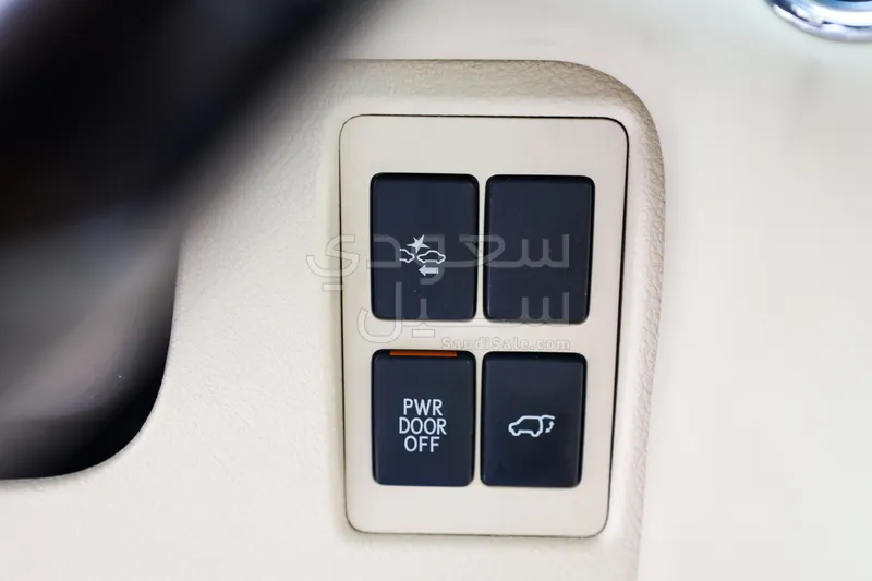 2018 لكزس إل إكس 570 اس