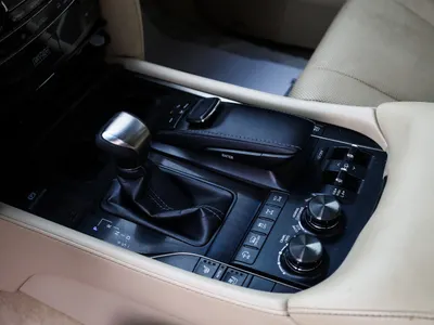 2018 لكزس إل إكس 570 اس