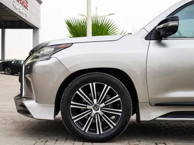 2018 لكزس إل إكس 570 اس