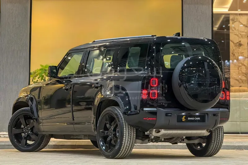 2026 لاند روفر ديفيندر اتش اس اي