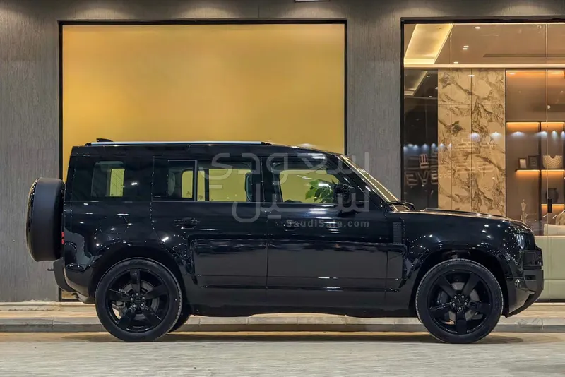 2026 لاند روفر ديفيندر اتش اس اي