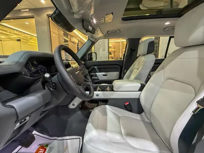 2026 لاند روفر ديفيندر اتش اس اي