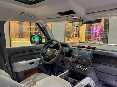 2026 لاند روفر ديفيندر اتش اس اي