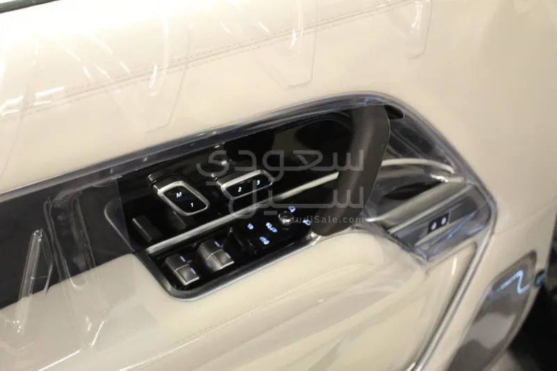 2026 لاند روفر رينج روفر اوتوبيوغرافي