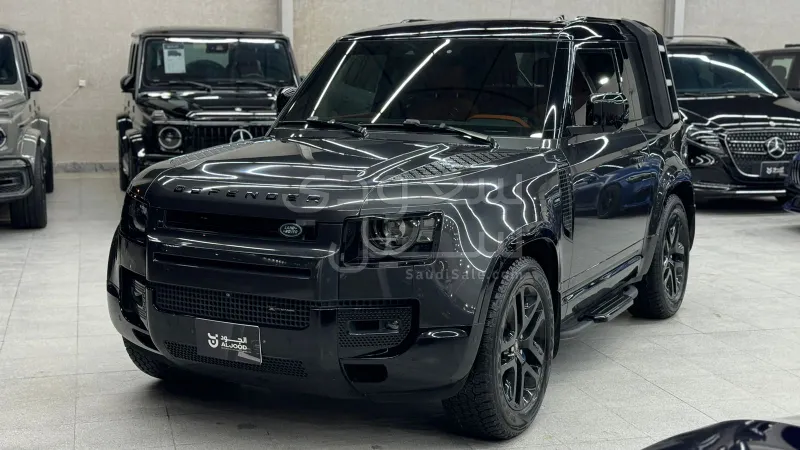 2023 لاند روفر ديفيندر 90