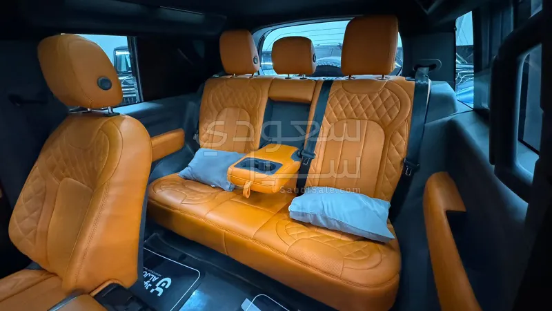 2023 لاند روفر ديفيندر 90