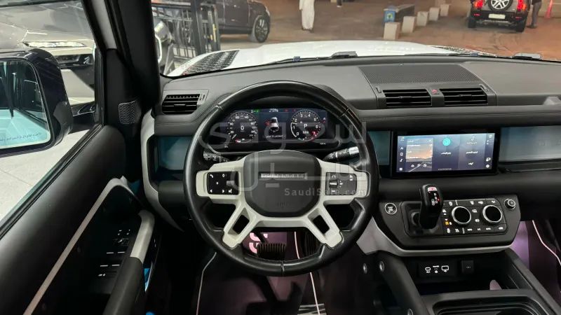 2021 لاند روفر ديفيندر 110