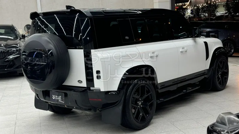 2021 لاند روفر ديفيندر 110