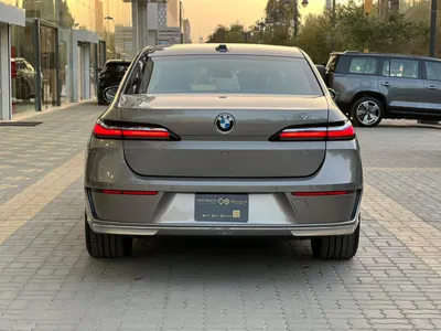 2026 بي ام دبليو الفئة السابعة 735أي