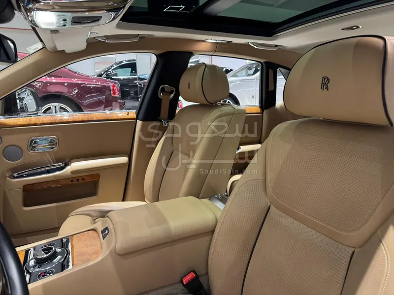 2016 رولز رويس قوست