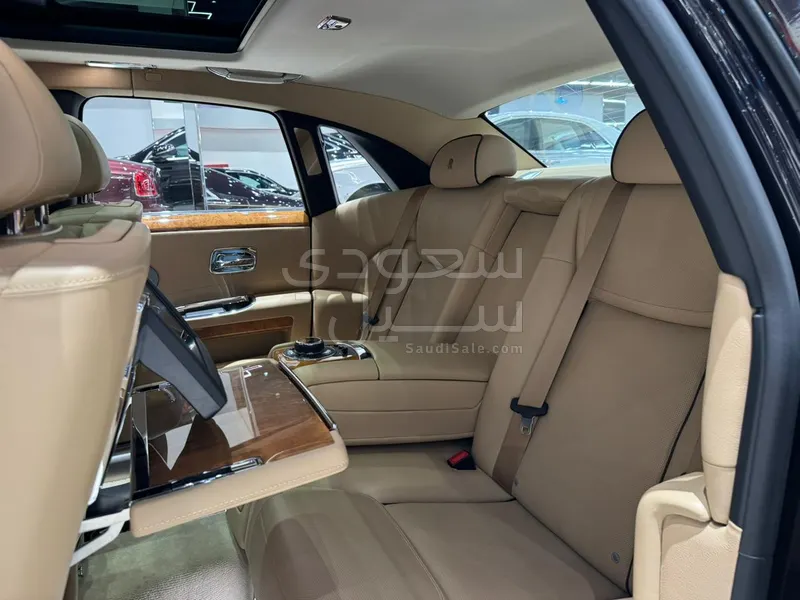 2016 رولز رويس قوست