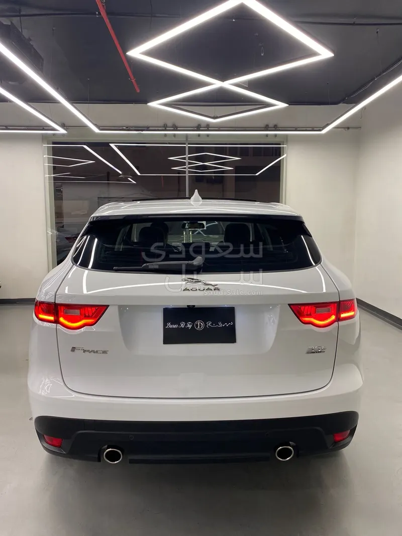 2017 جاكوار اف-بيس ار سبورت