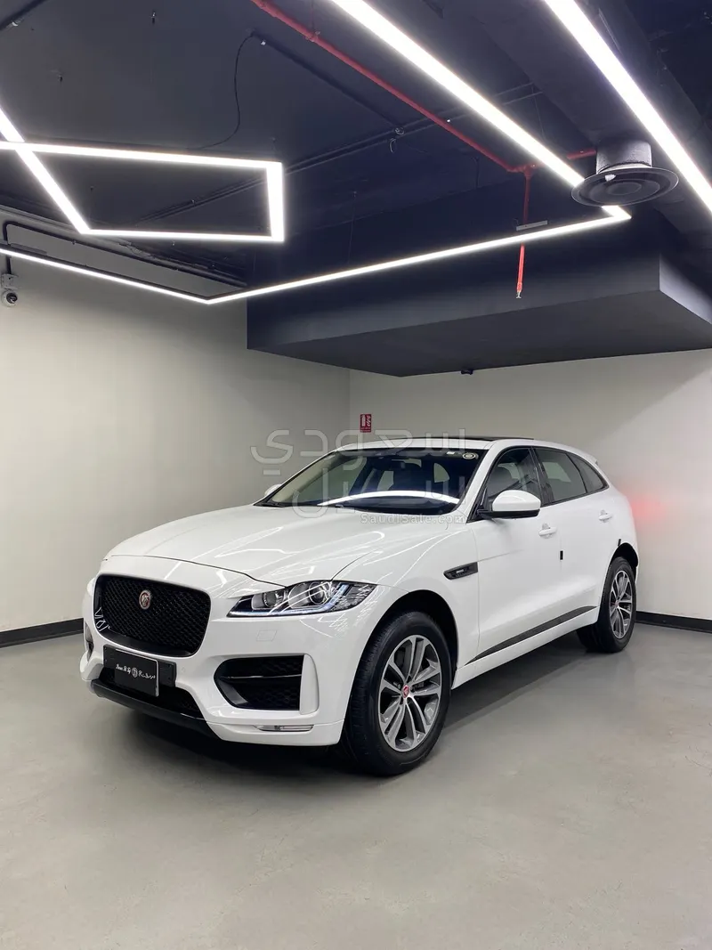 2017 جاكوار اف-بيس ار سبورت