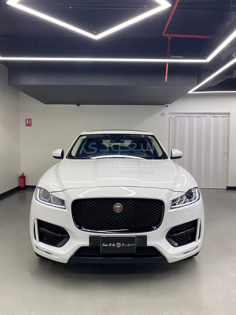 2017 جاكوار اف-بيس ار سبورت
