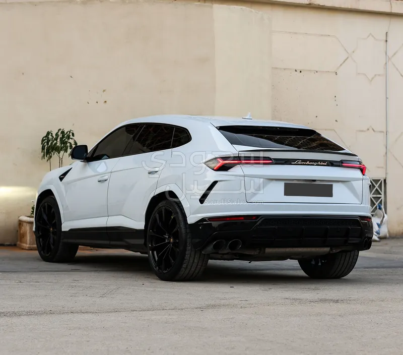 2021 لمبرجيني اوروس