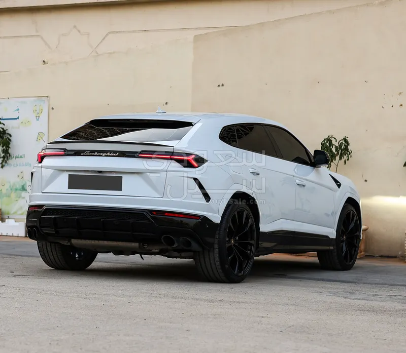 2021 لمبرجيني اوروس