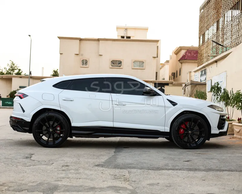 2021 لمبرجيني اوروس