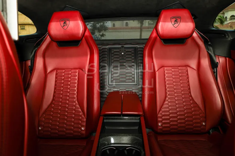 2021 لمبرجيني اوروس