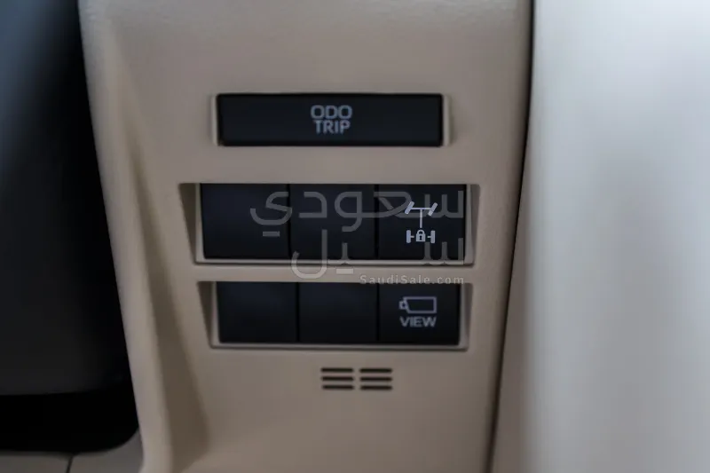 2026 تويوتا لاند كروزر جي اكس ار4