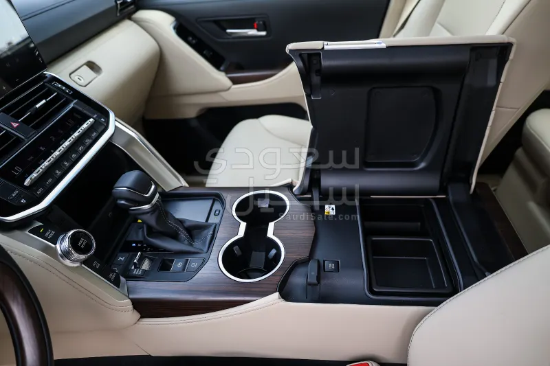 2026 تويوتا لاند كروزر جي اكس ار4