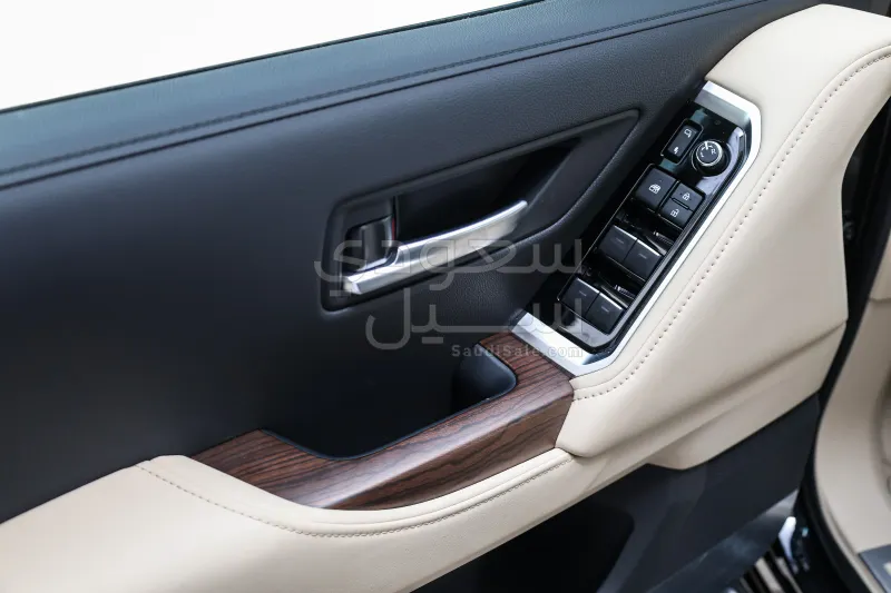 2026 تويوتا لاند كروزر جي اكس ار4