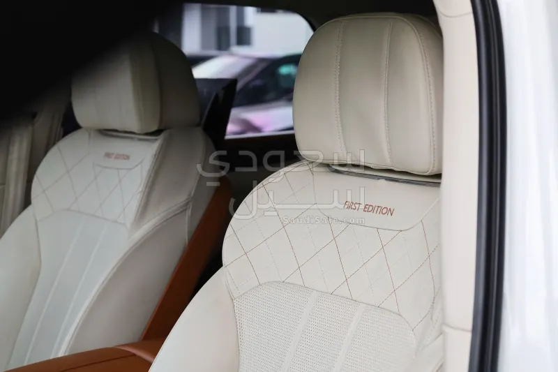 2017 بنتلي بنتايجا اس يو في