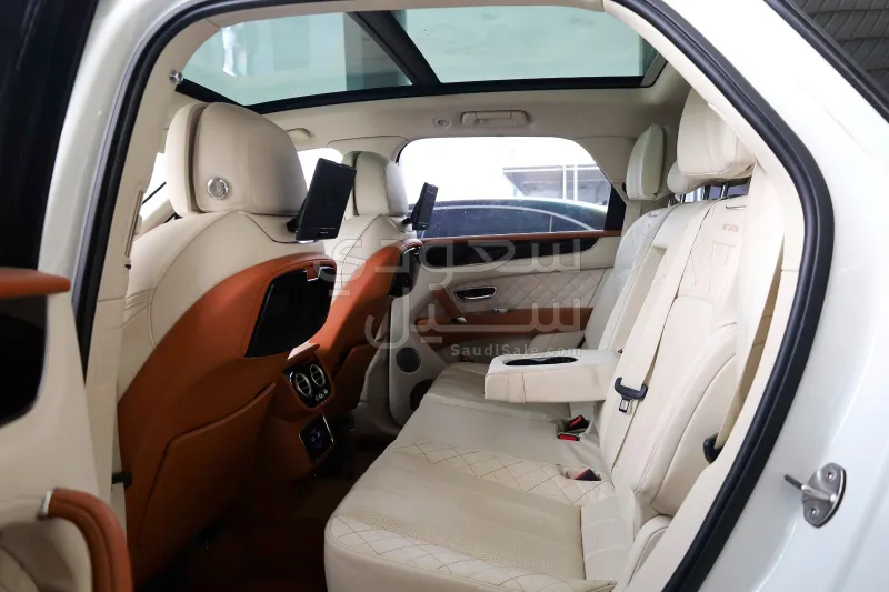 2017 بنتلي بنتايجا اس يو في