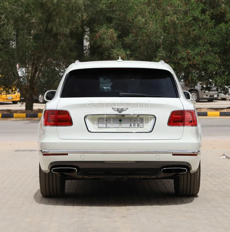 2017 بنتلي بنتايجا اس يو في