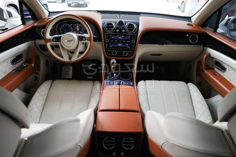 2017 بنتلي بنتايجا اس يو في