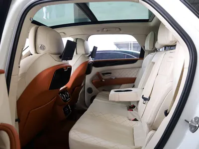 2017 بنتلي بنتايجا اس يو في