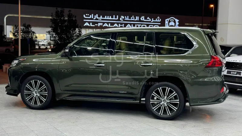 2021 لكزس إل إكس 570