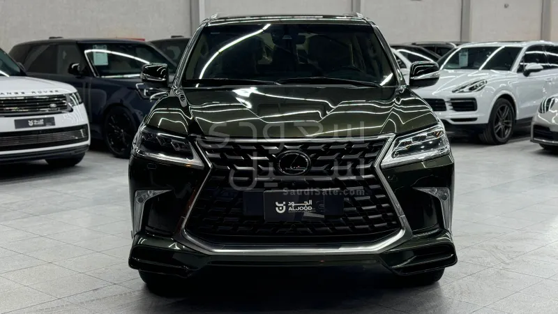 2021 لكزس إل إكس 570