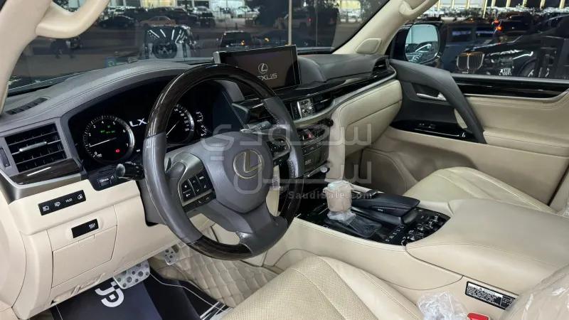 2021 لكزس إل إكس 570