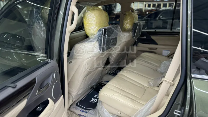 2021 لكزس إل إكس 570