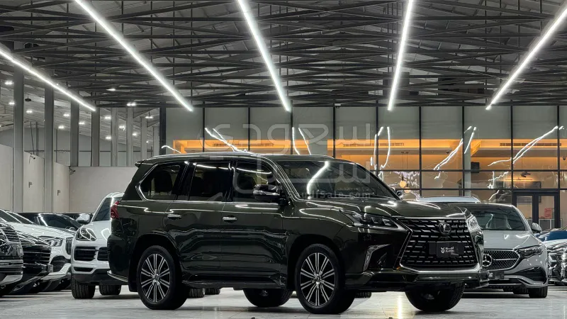 2021 لكزس إل إكس 570