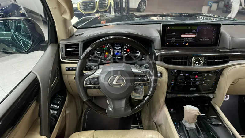 2021 لكزس إل إكس 570