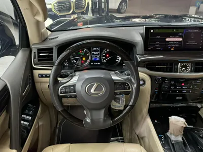 2021 لكزس إل إكس 570