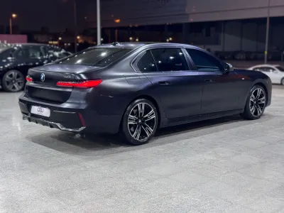 2024 بي ام دبليو الفئة السابعة 735أي