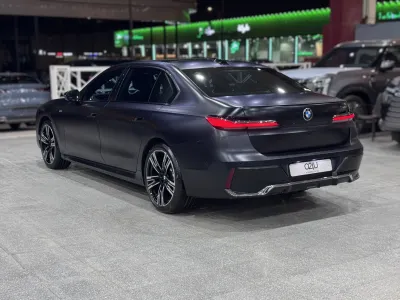 2024 بي ام دبليو الفئة السابعة 735أي