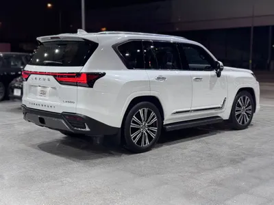 2025 لكزس إل إكس 600