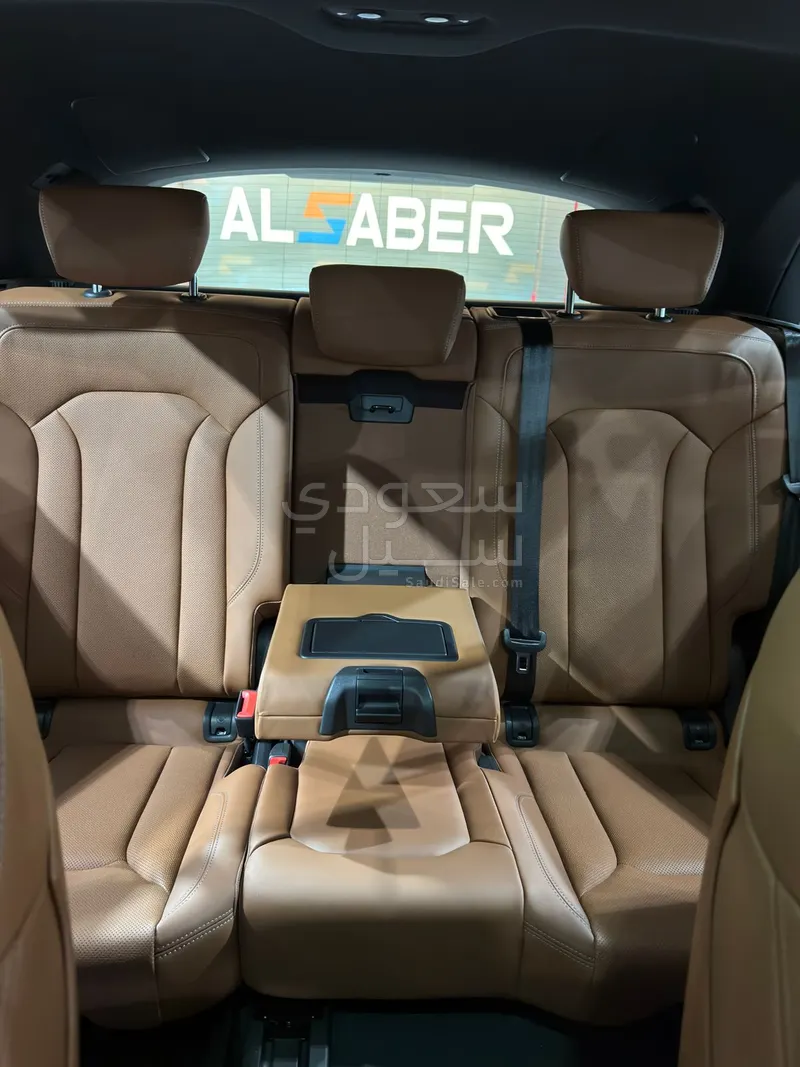 2025 اودي كيو 8