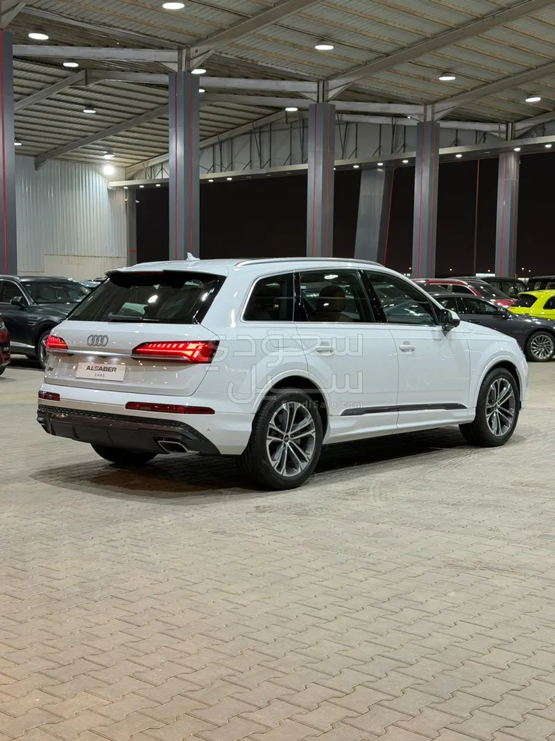 2025 اودي كيو 7