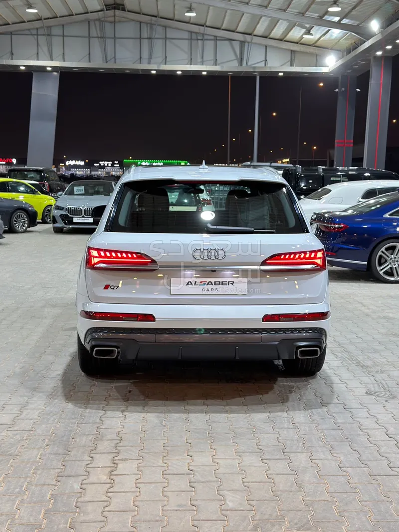 2025 اودي كيو 7