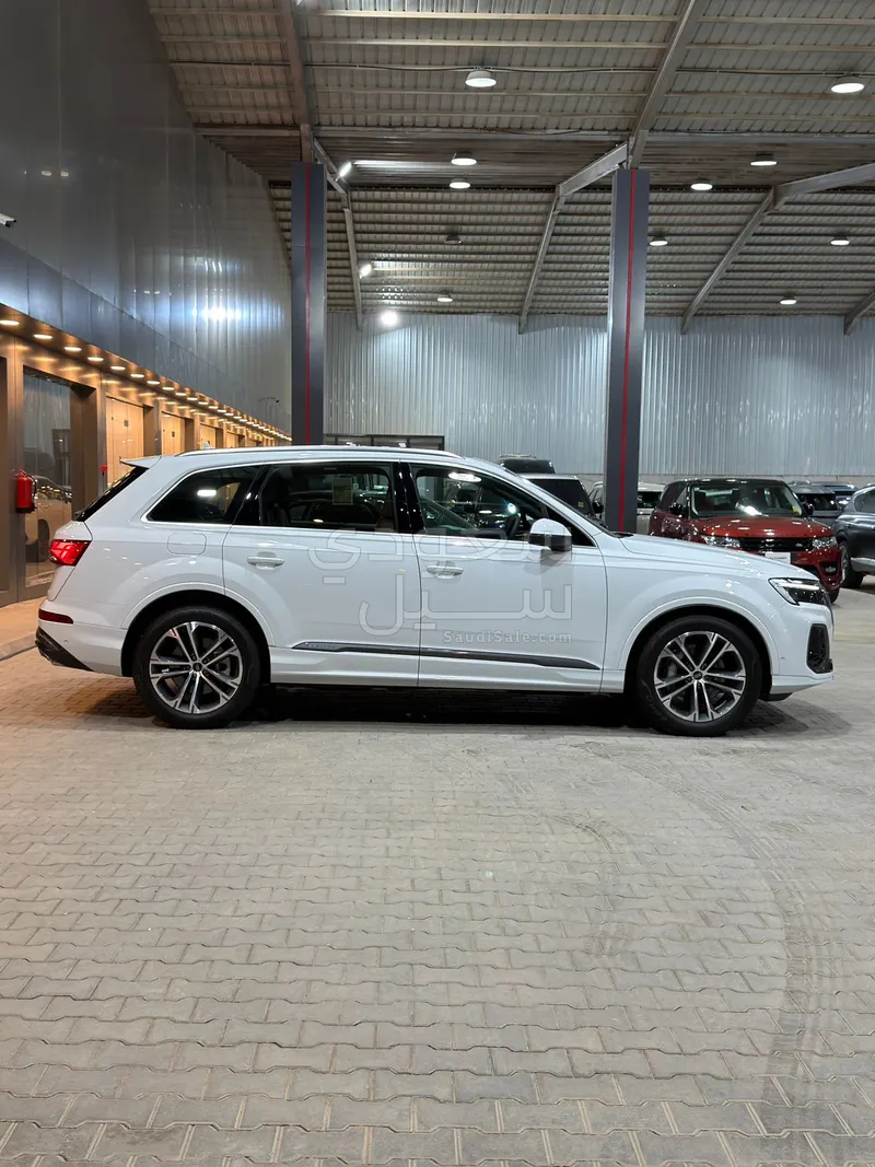 2025 اودي كيو 7