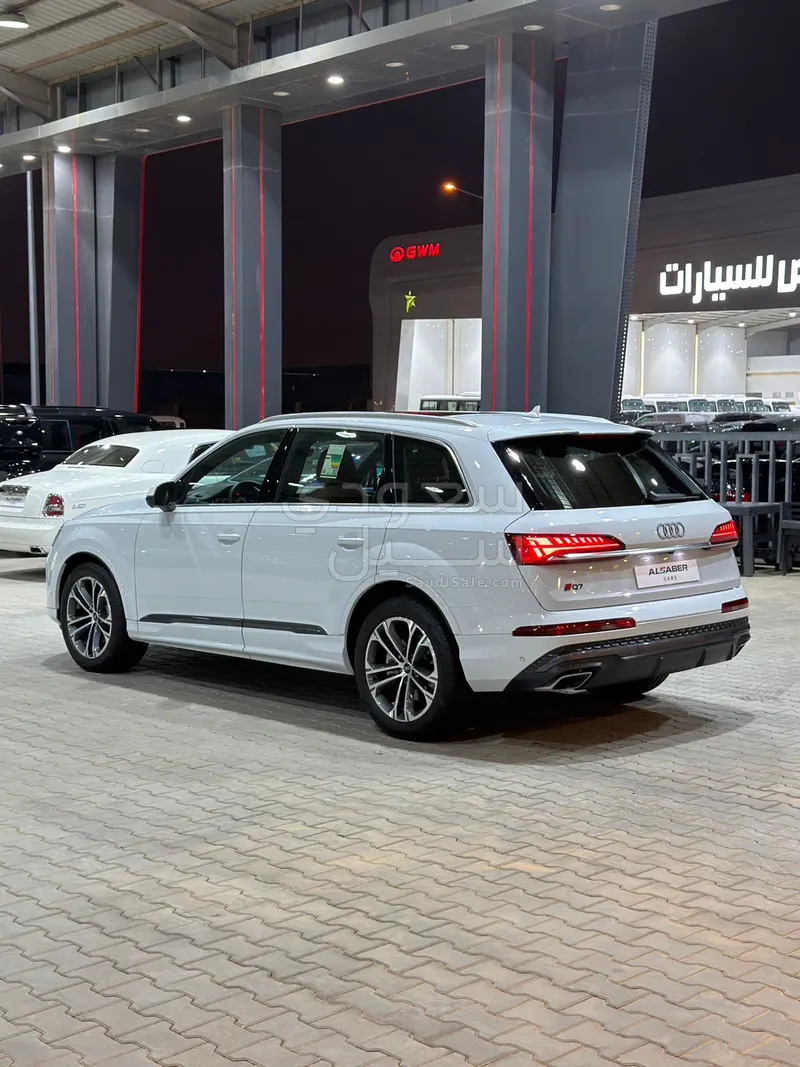 2025 اودي كيو 7